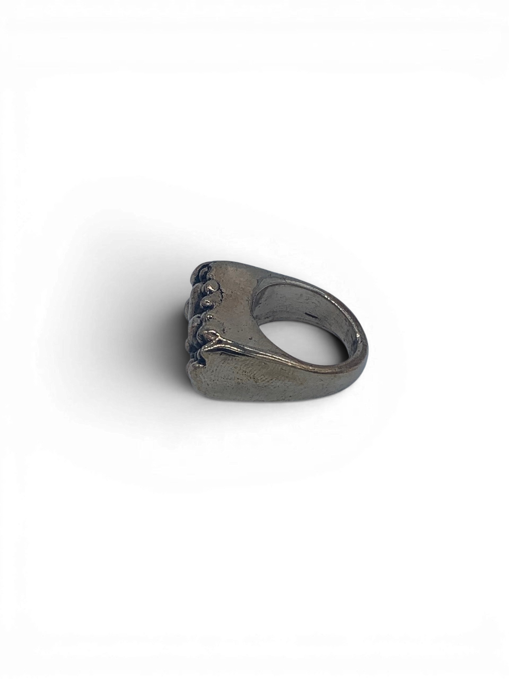 Polish bronze ring with organic round patterns