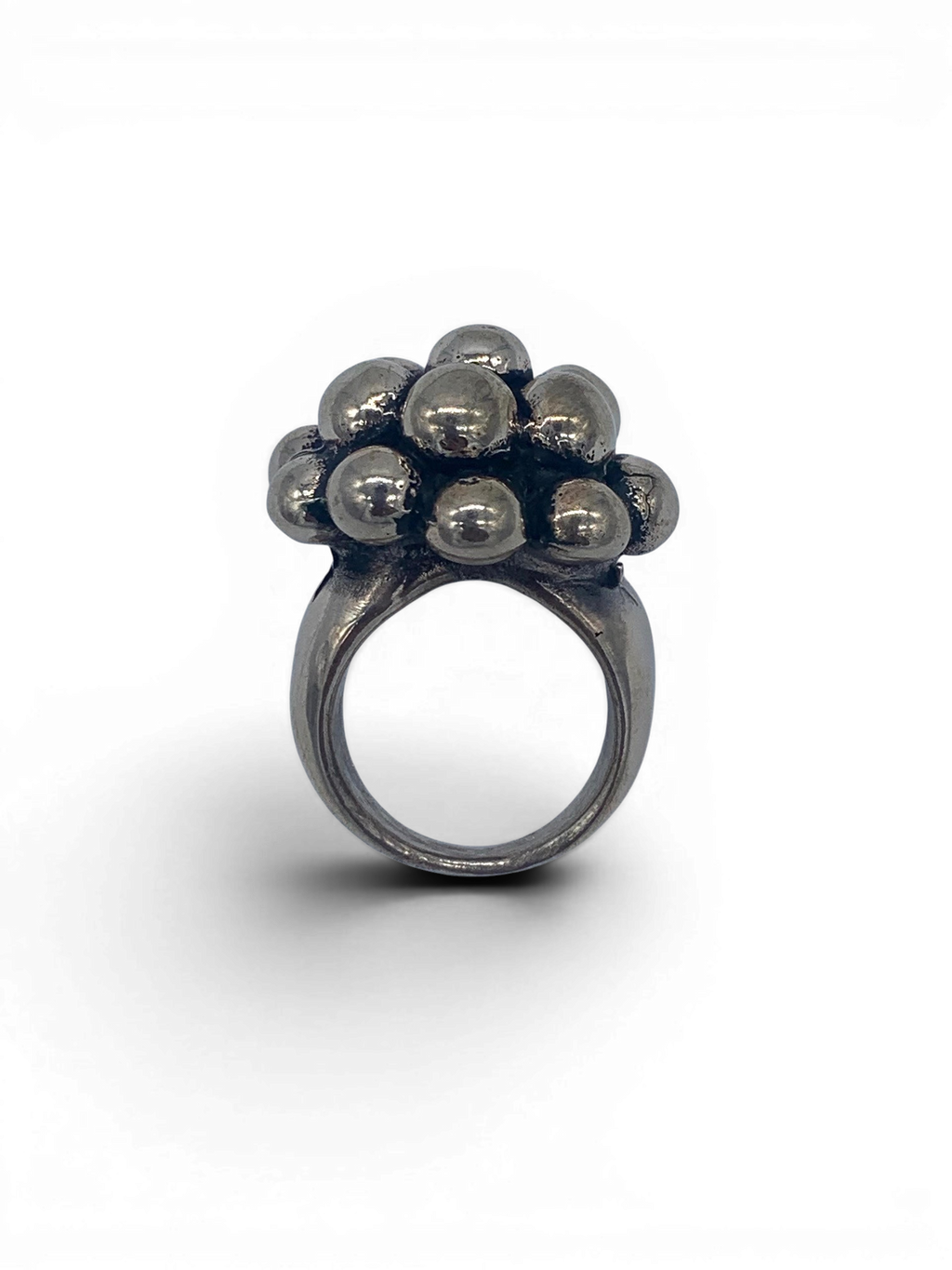 Polish bronze ring with organic round patterns