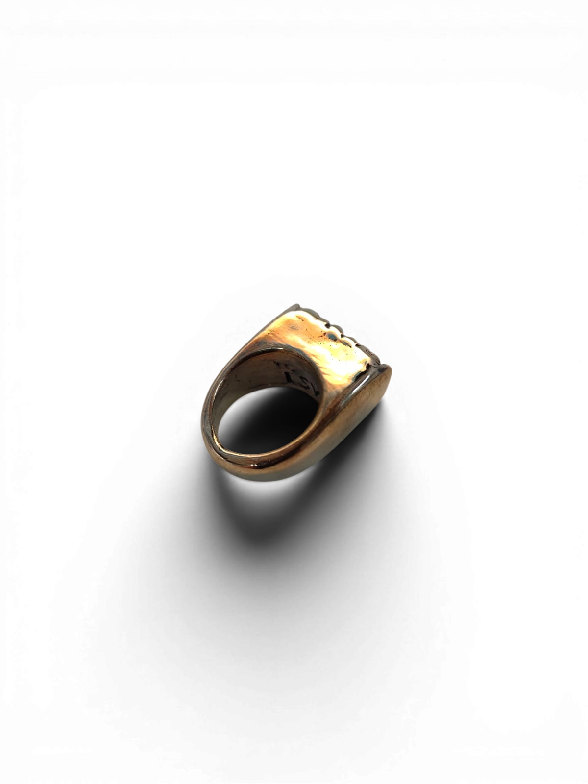 Polish bronze ring with organic round patterns