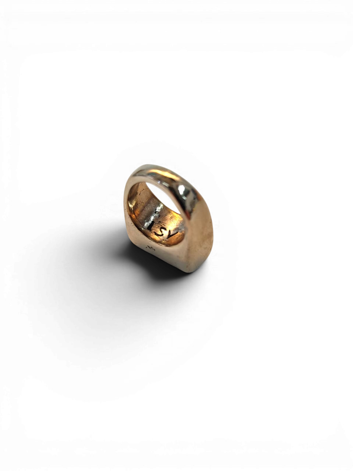 Polish bronze ring with organic round patterns