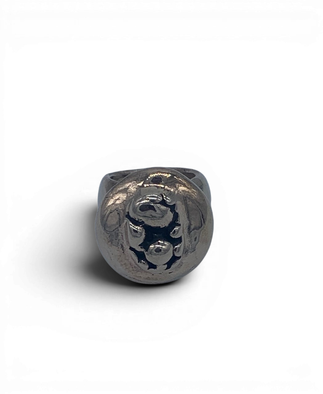 Polish bronze ring with organic round patterns