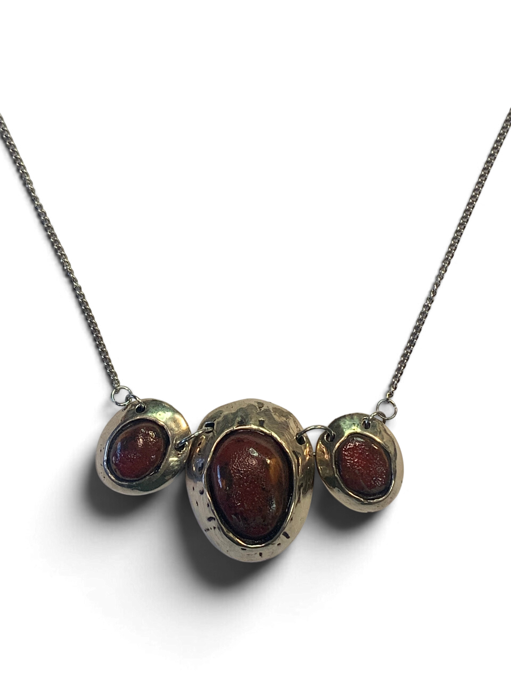 Bronze necklace with custom-made ceramic insert