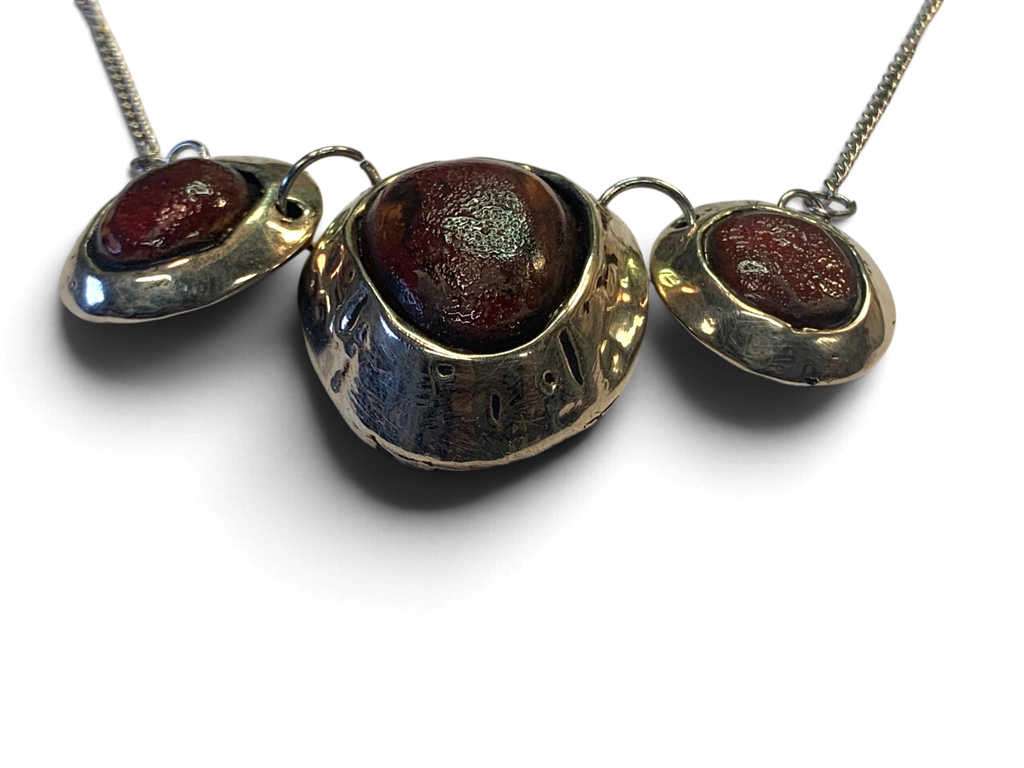 Bronze necklace with custom-made ceramic insert