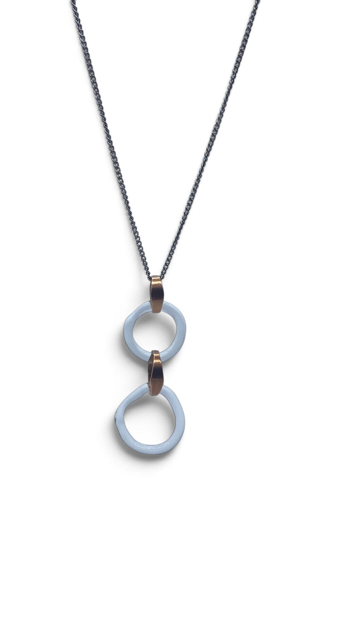 Glass pendant with bronze links