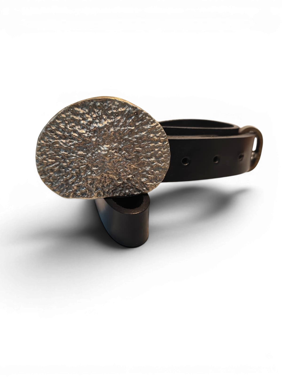White bronze oval belt buckle with dark hand-made leather belt