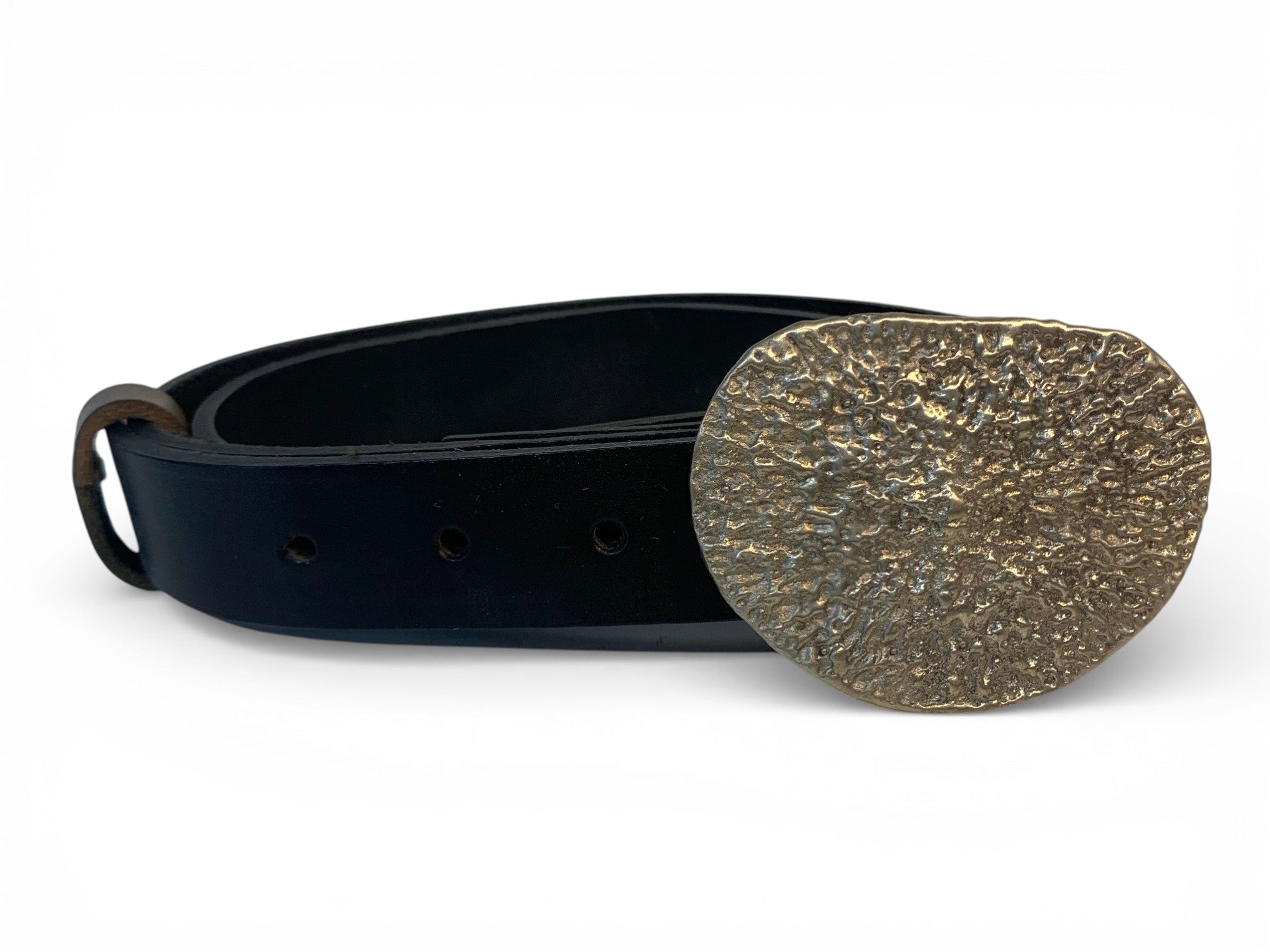White bronze oval belt buckle with dark hand-made leather belt