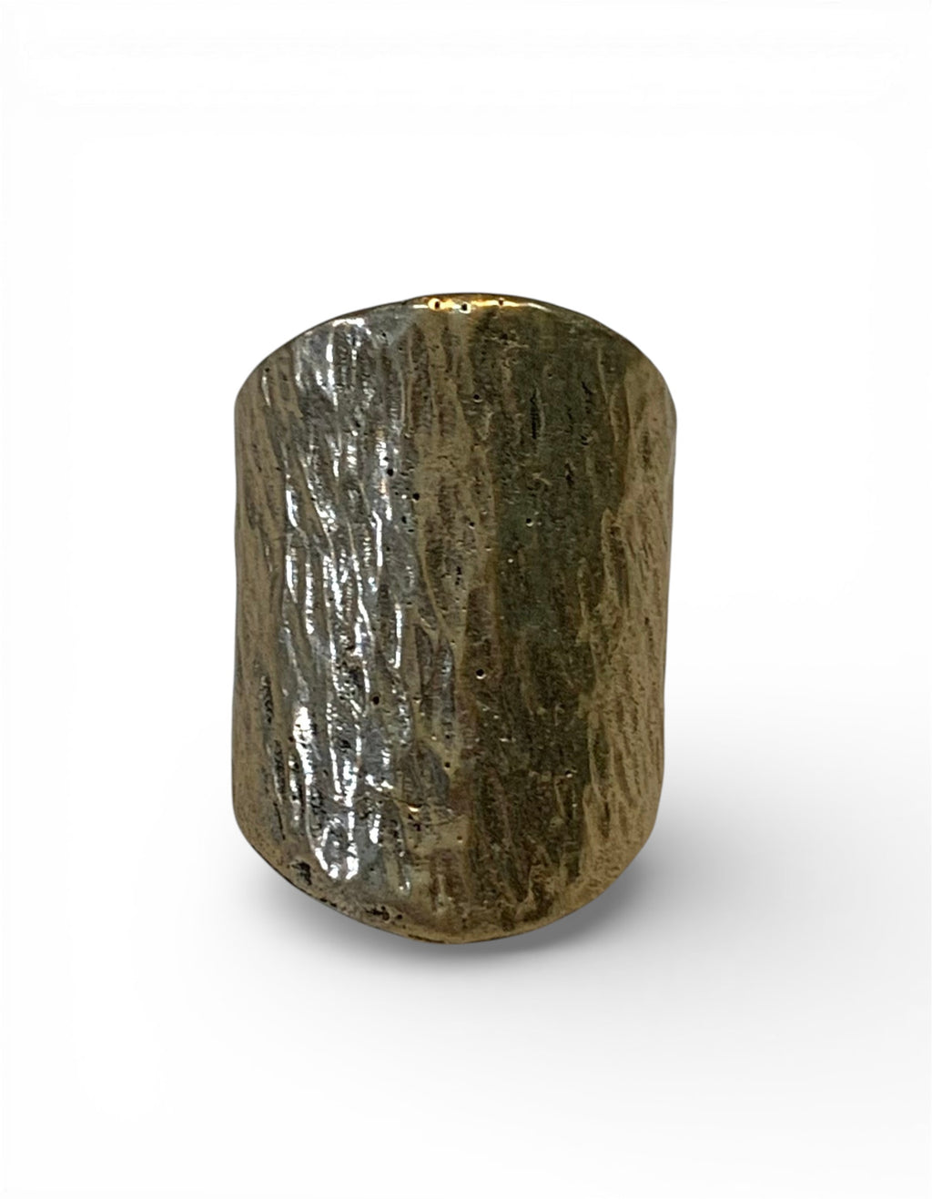 Bronze ring with texturized surface and polish finishing