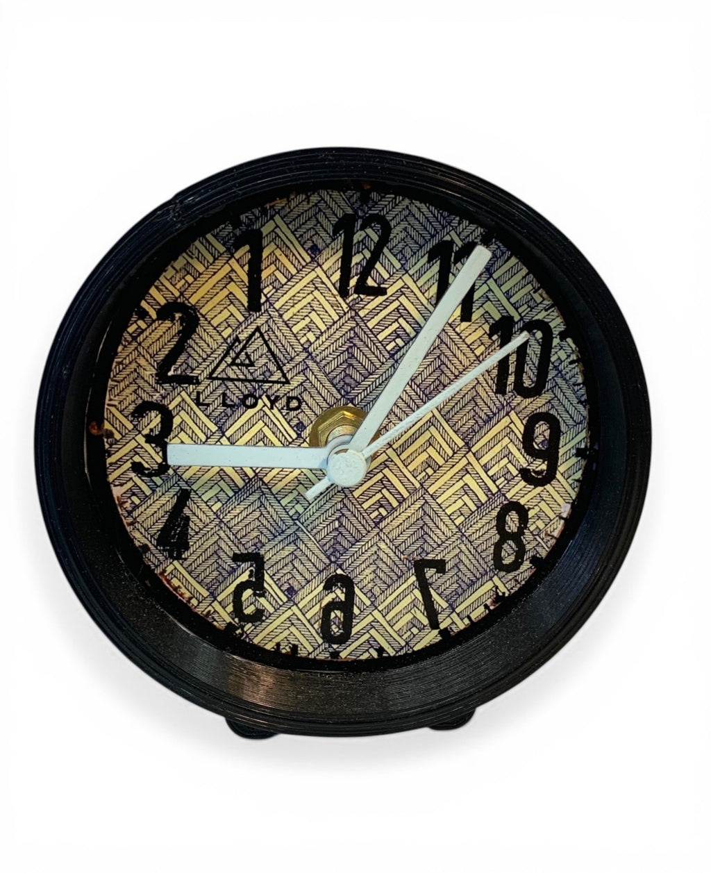 Table clock with geometric designs