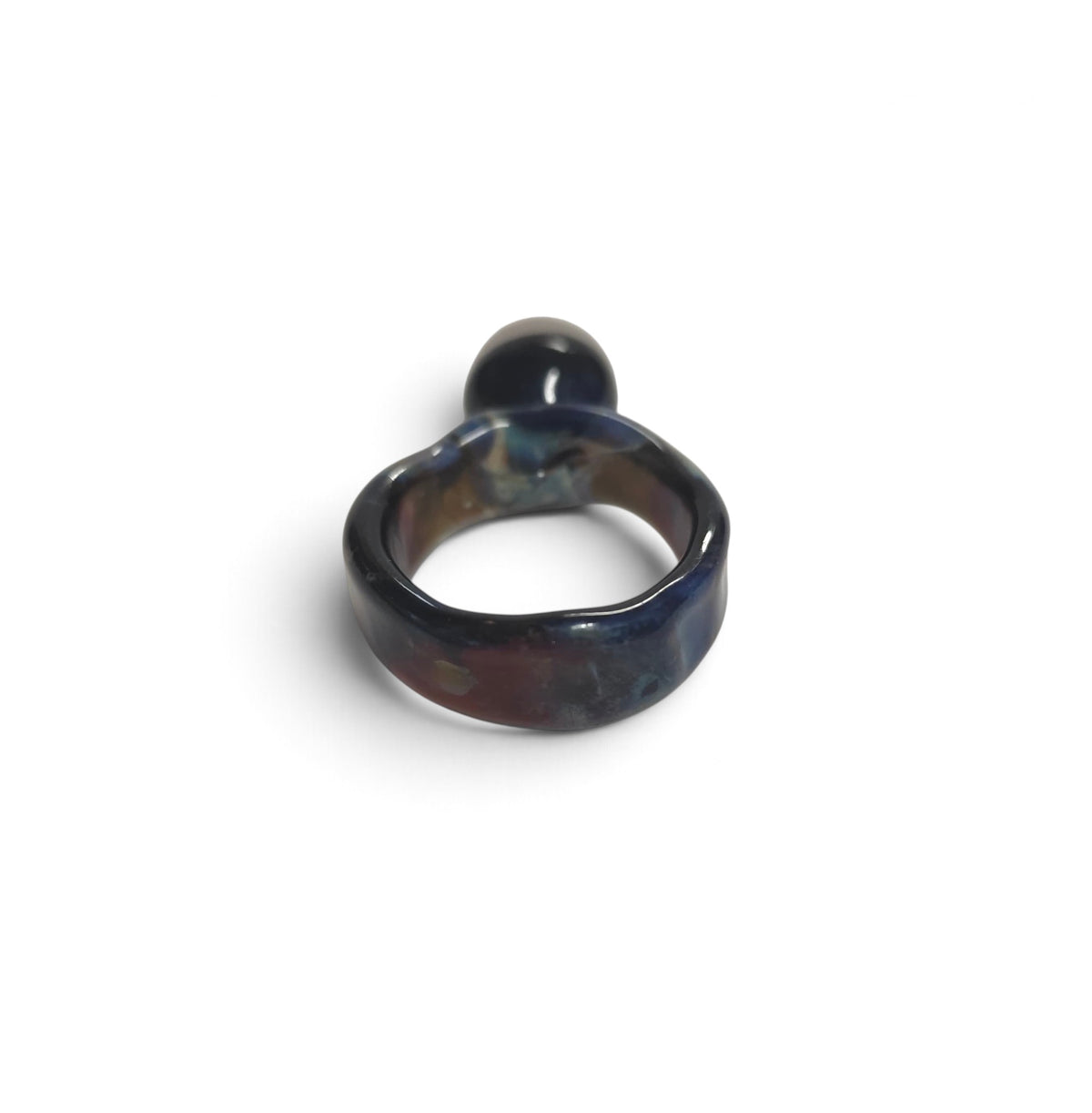 Back view of the glass ring band